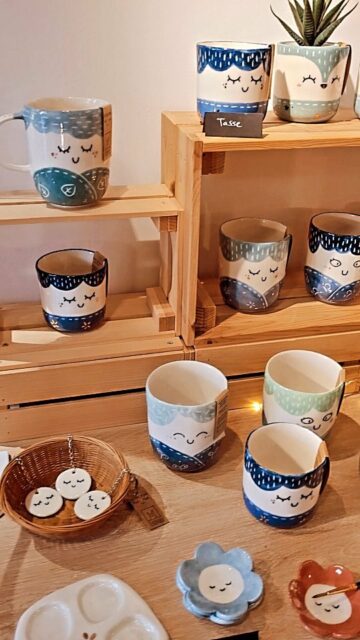 Je vous présente un peu la boutique d'Acigné dont je vous parle souvent en story : @boutiquelesideesfolles 
Vous pouvez voir les créations de (dans le désordre) :
@31mai_maroquinerie 
@maum_creation 
@silvi_soulabaille 
Isabelle Ravi Céramique 
@katouyou_creation 
@cfeebois 
@so_blv 
@atelierlesimparfaites 
@rosesframboise 
@agatetjade 
@la_plume_d_alice 
@ekonikii 
#artisanat #artisanatfrancais #boutiquedecreateurs #faitmainenfrance #faitmain